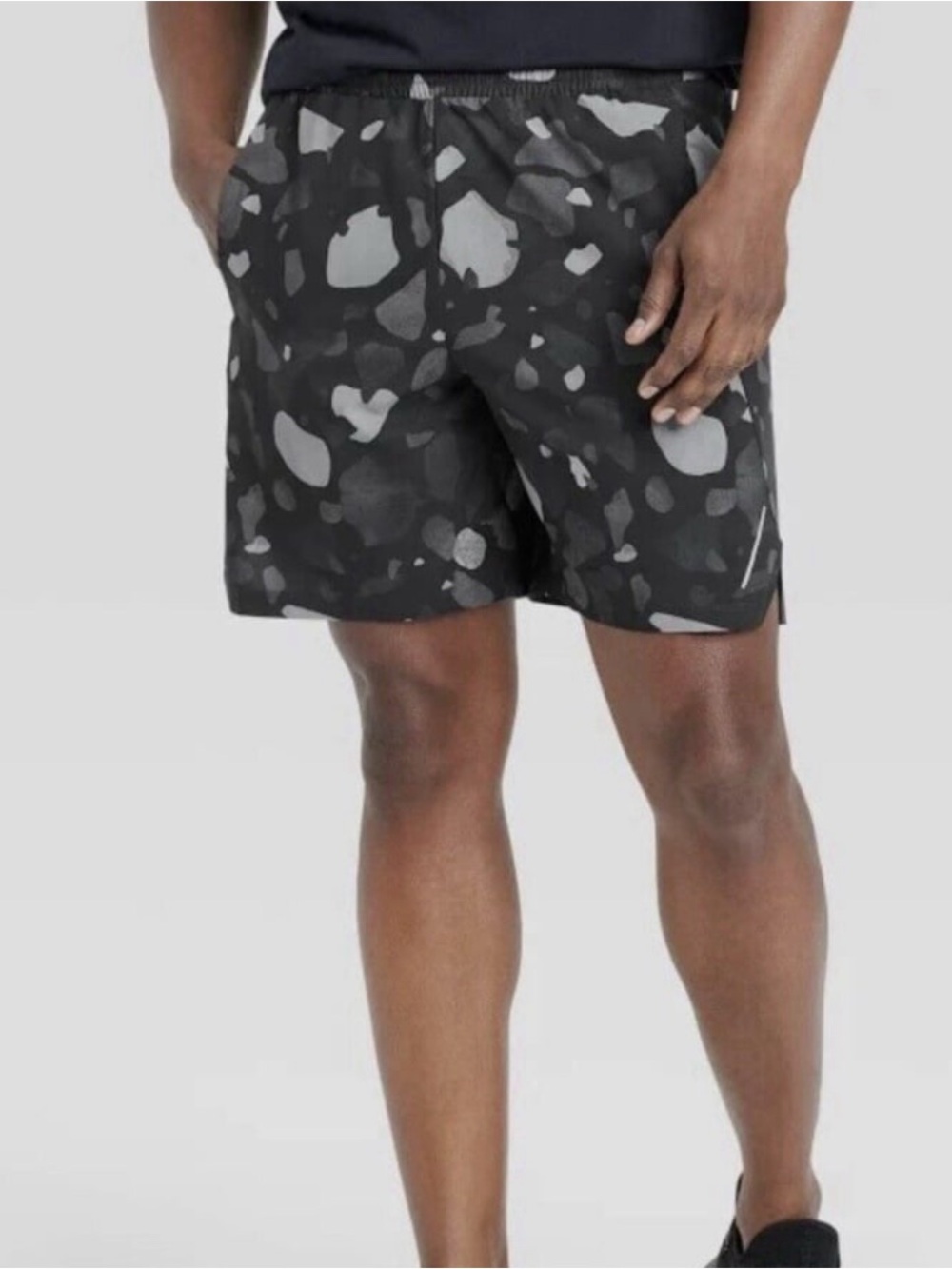 All In Motion Men’s Unlined 7” Running Shorts Black & Gray Camo